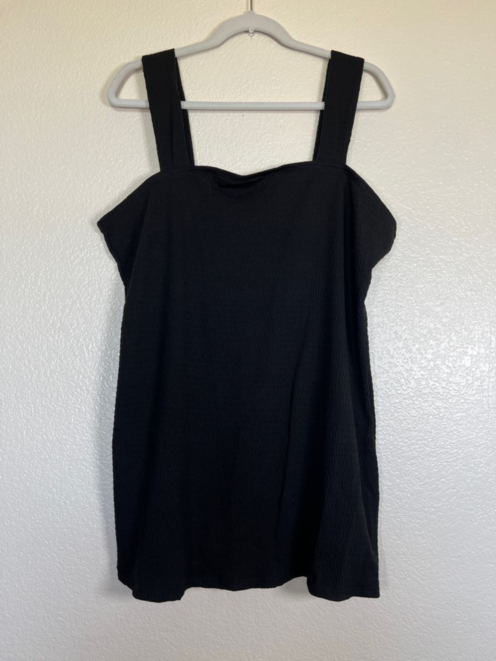 HEIMISH USA Black Textured Square-Neck Tank Top, NWOT